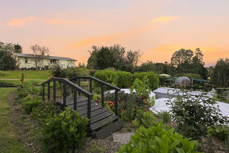 56 Golf Road Waitomo_12