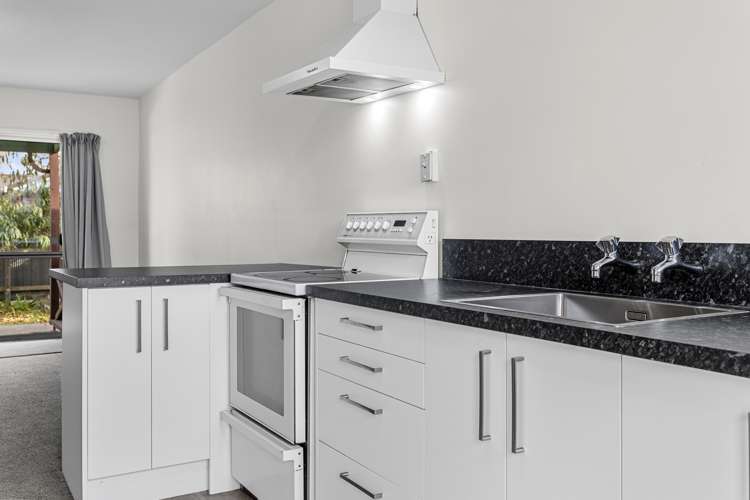 2/91 Brougham Street Addington_3