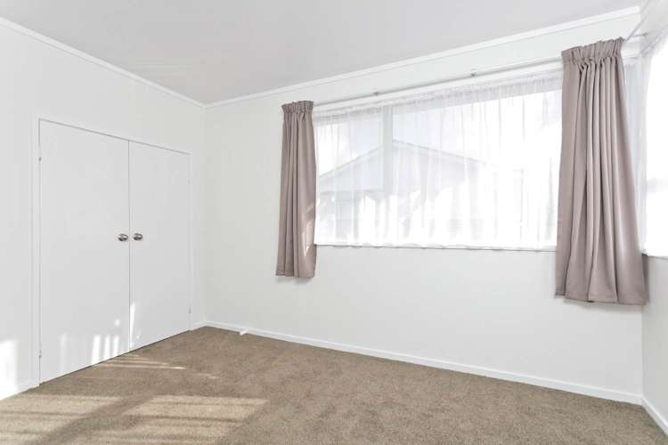 176 Mahia Road Wattle Downs_11