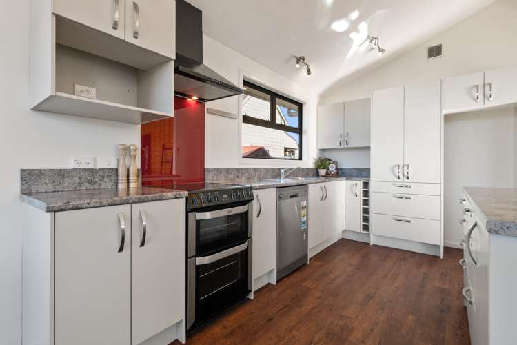 651 Ferry Road Woolston_13