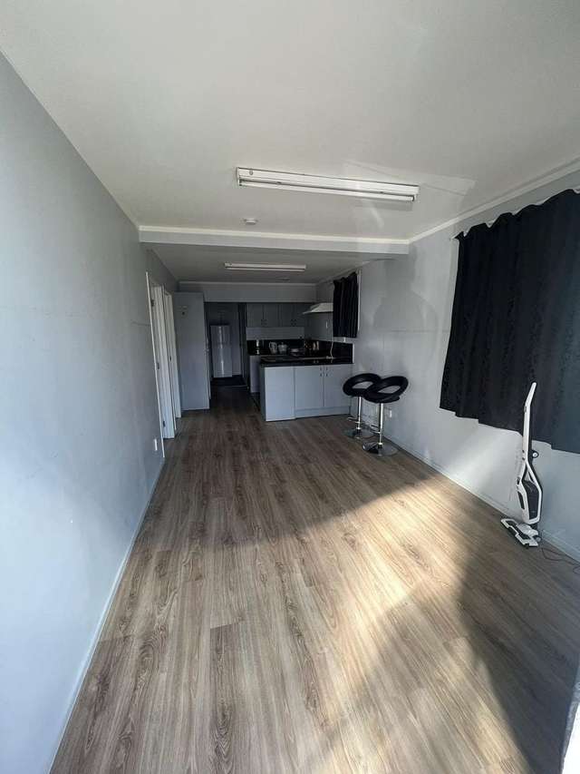 2-Bedroom Unit in Desirable Neighbourhood