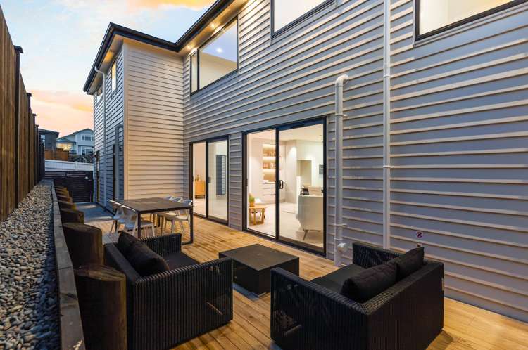 6 Luff Place Long Bay_40