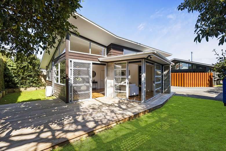 bungalow on Harbutt Avenue, Mount Albert, Auckland