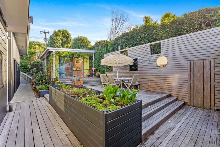 9 Ferndale Avenue Leigh_23