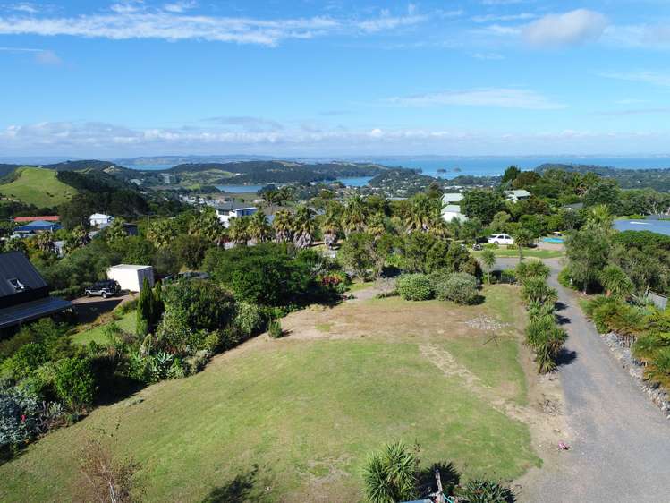 1/308f Sea View Road Ostend_13