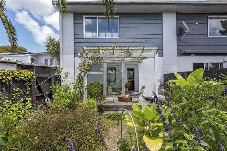 2/42 Rata Street New Lynn_17