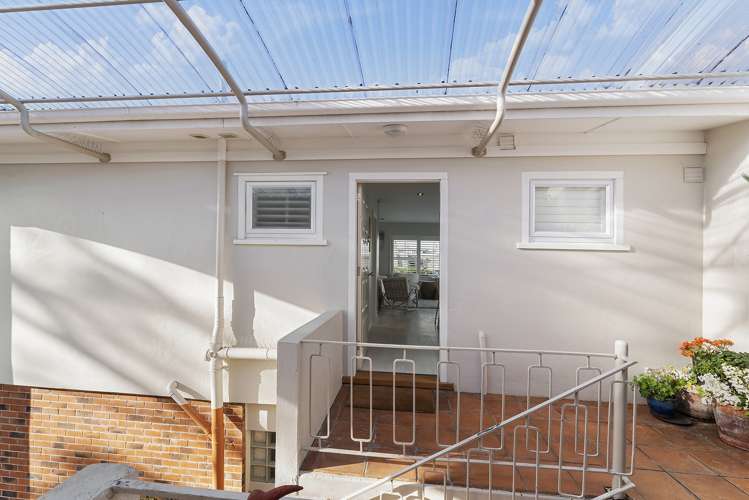 5/241 Hurstmere Road Takapuna_16