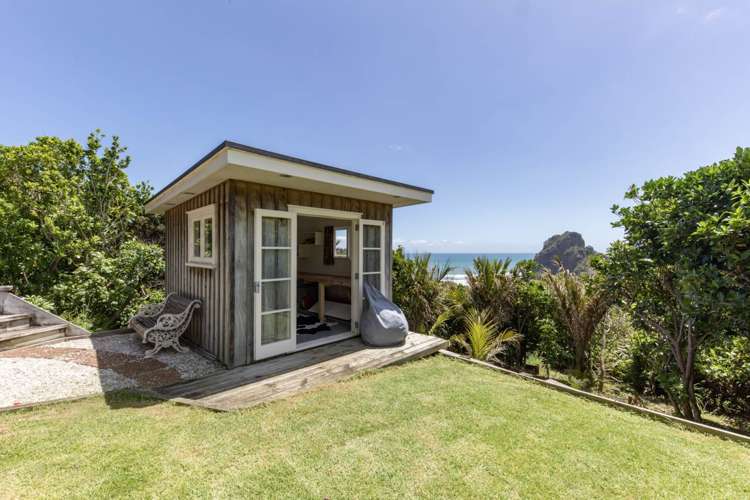 37 Rayner Road Piha_20