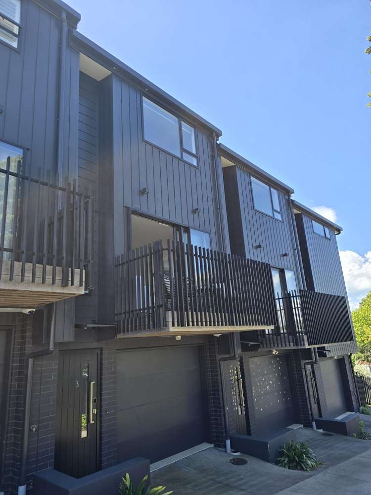 3/805 Riddell Road_0