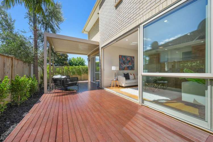 87 The Drive Epsom_11