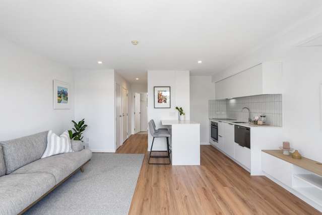 1N/3 Keystone Avenue Three Kings_2