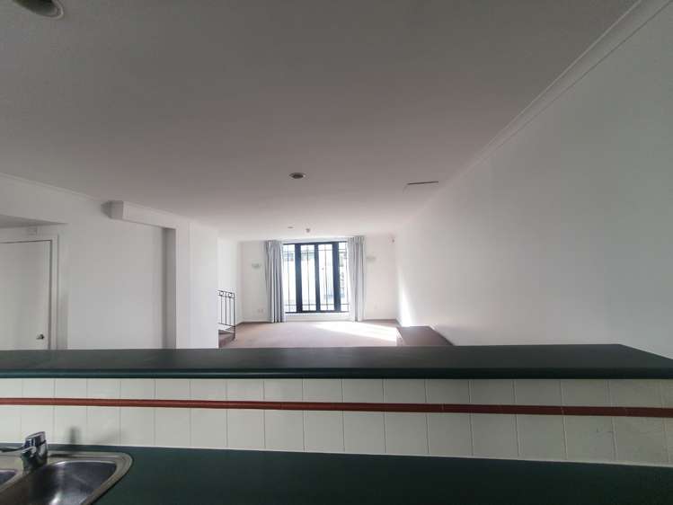 5C/8 Farnham Street 1761_2