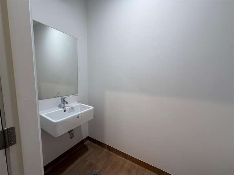 221 High Street Hutt Central_4