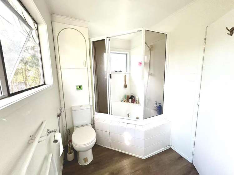 76 Onewa road Northcote Point_16