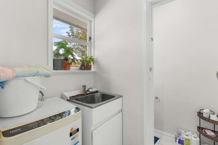 327 Clyde Road Bryndwr_11