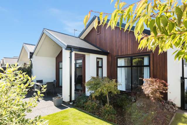 Modern Three Bedroom Home With Two Bathrooms