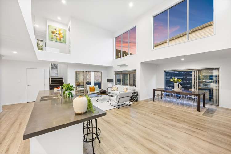 8 Tuatini Place Long Bay_13