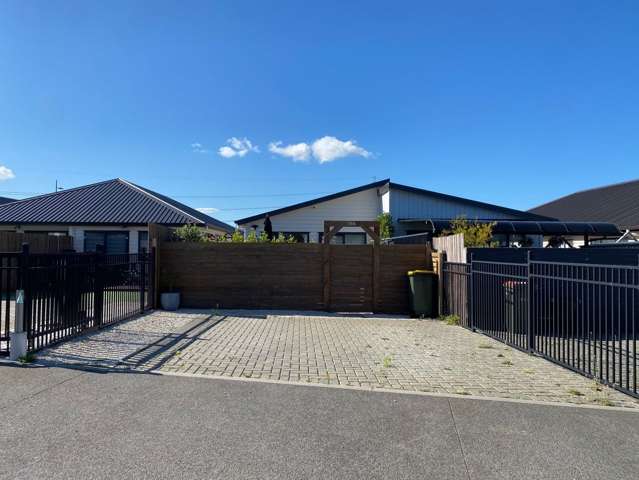 13A Tributary Parade Karaka_1