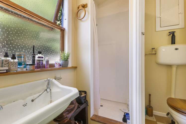 151 Church Road Luggate_8