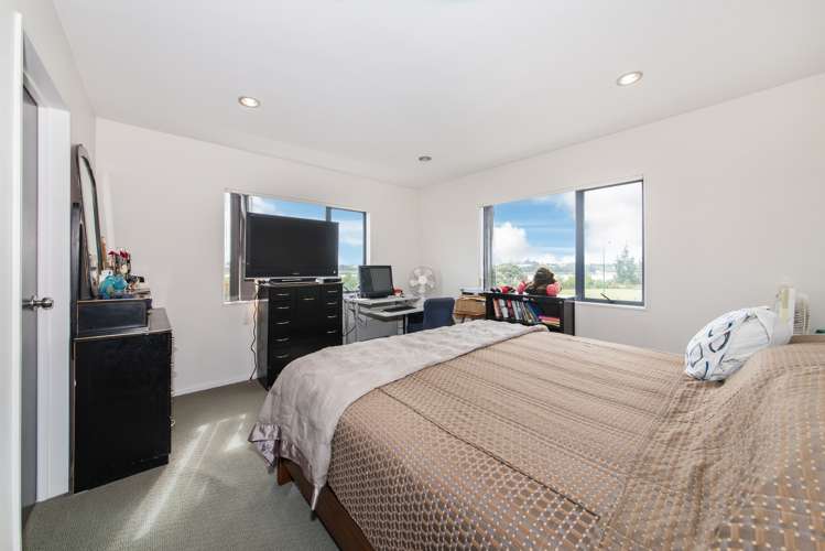 18 Riverglade Parkway Te Atatu South_17