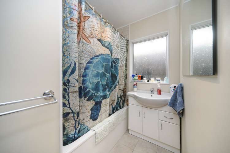 8b Geraldine Crescent Cloverlea_15