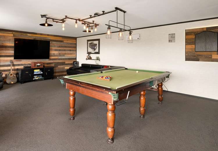 354 Whitford Road Whitford_17