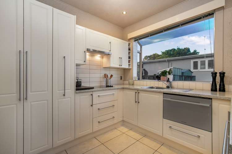 4 Merville Avenue Te Atatu South_5