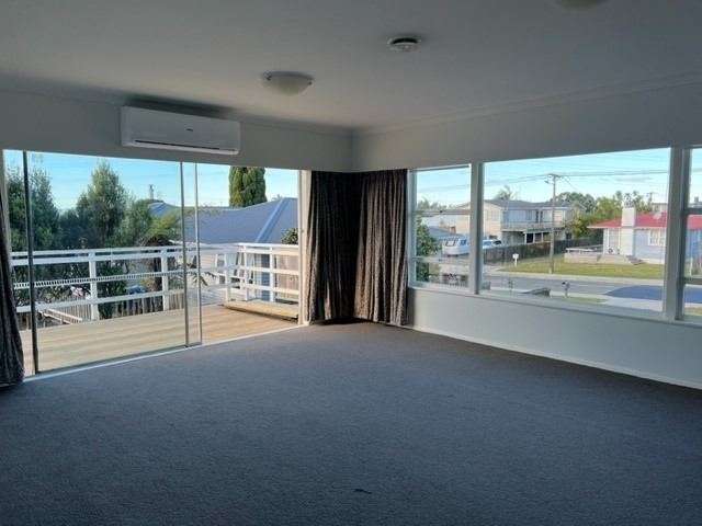 22 Tiroroa Avenue Te Atatu South_3