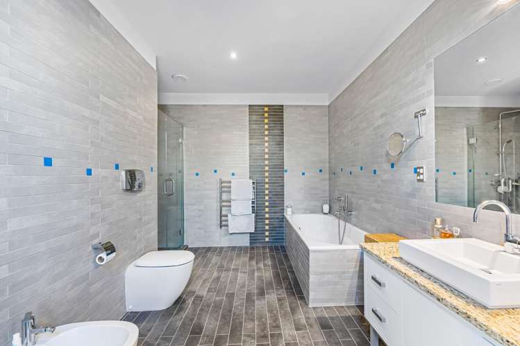 127 Beach Road Castor Bay_19