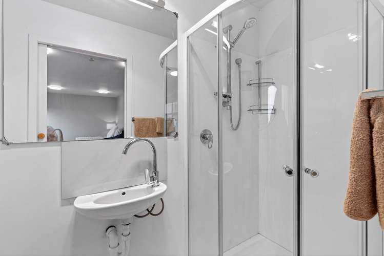 47 Frye Crescent Albert Town_9