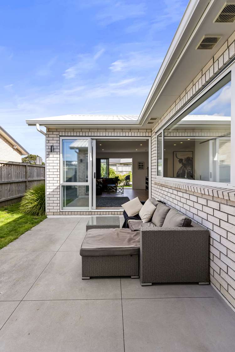 14b Marine Garden Crescent Beachlands_14