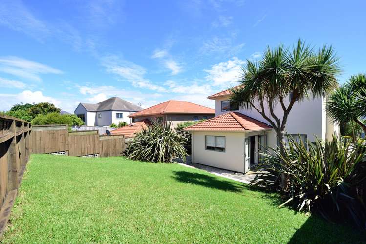 217 Alec Craig Way Gulf Harbour_17