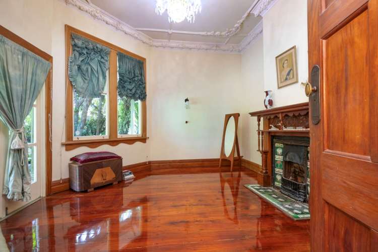 1192 Huia Road Huia_10