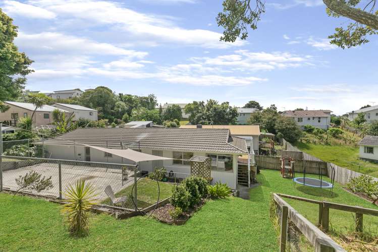 1/21 Taurus Crescent Beach Haven_13