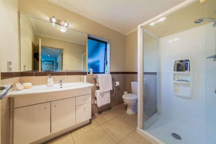 11 Chateau Rise Flat Bush_13