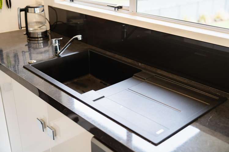 20 Waldron Crescent Green Island_11