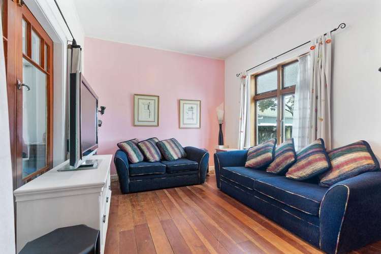 61 Hilton Road Carterton_18