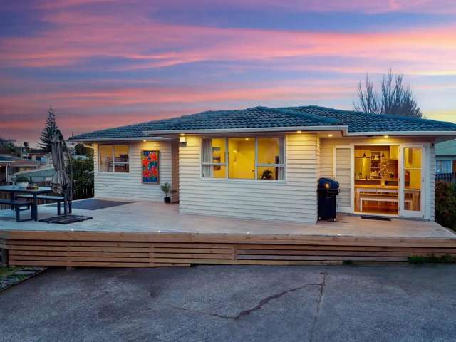 Classic Kiwi 1970s Weatherboard Home!