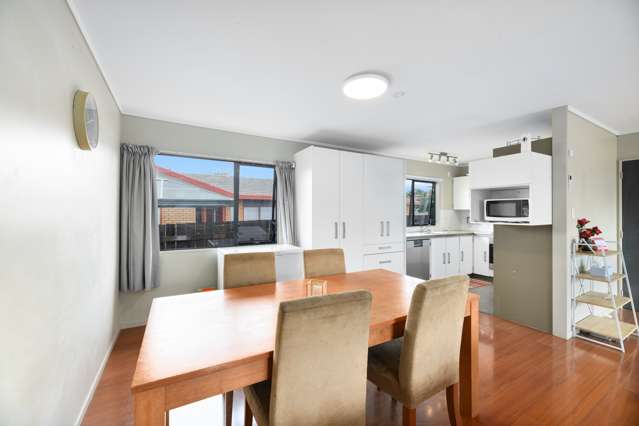 19A & 19B Glenhaven Place Te Atatu Peninsula_4