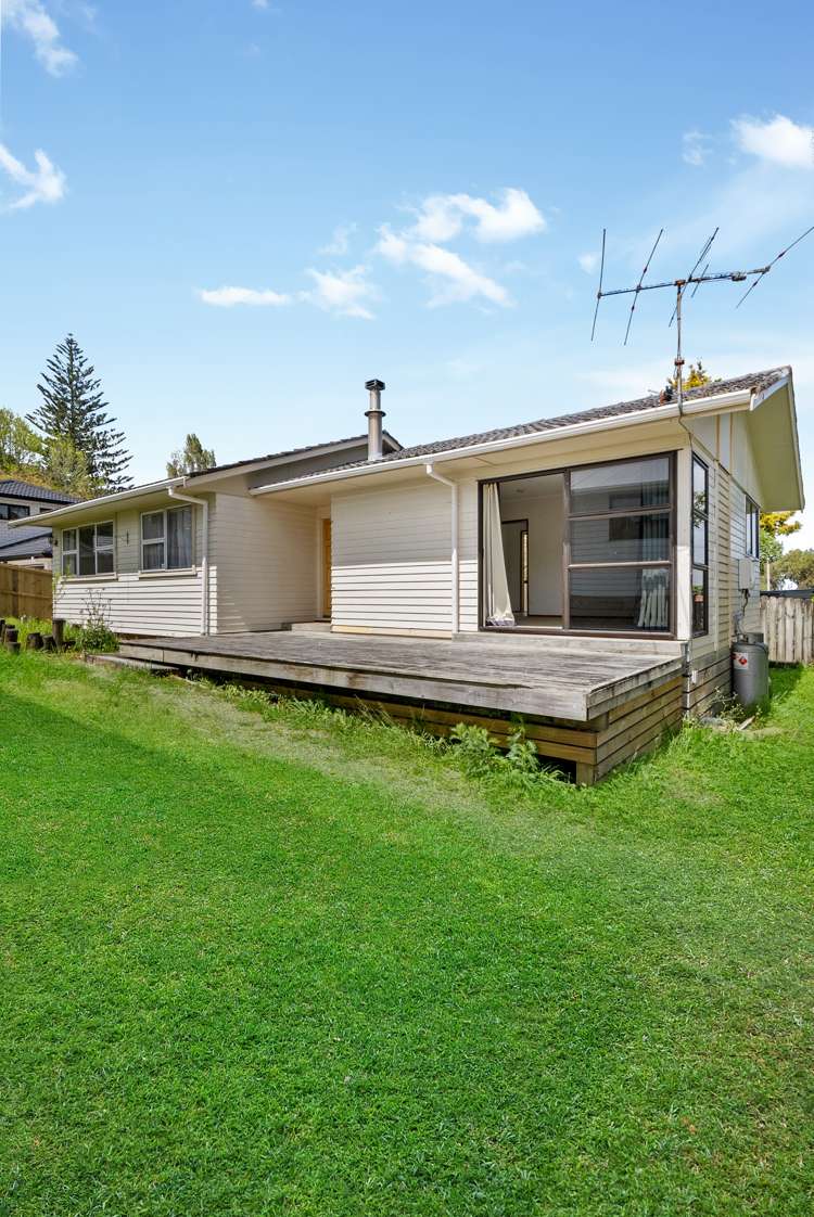 7 Nielsen Place Massey_13