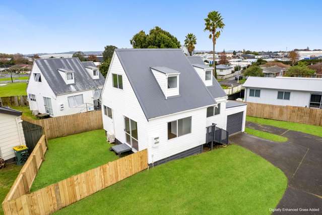 Freshly Updated with Vacant Possession!