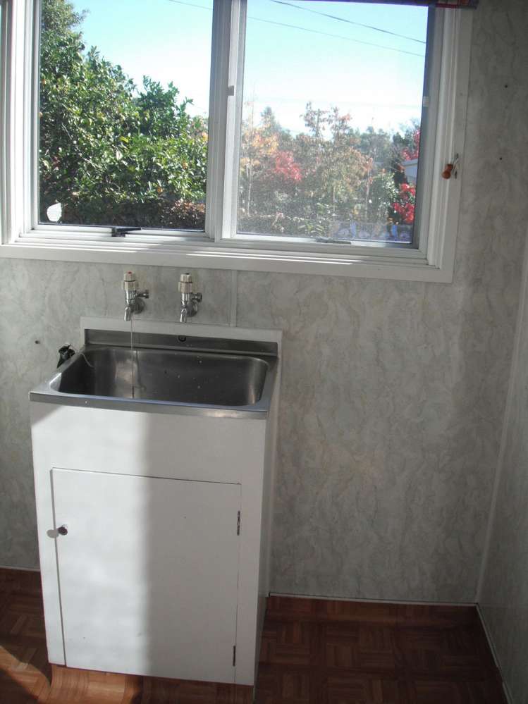 2 Neale Avenue Stoke_14