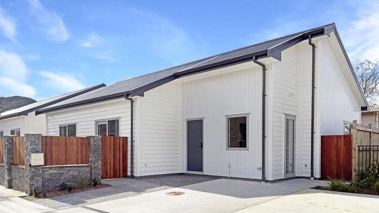 A/56 Brentwood Street_0