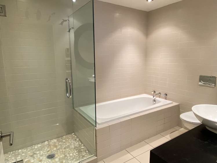 5/16 Beach Front Lane Browns Bay_22