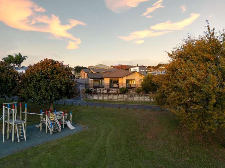 22 Pointon Glade Grandview Heights_18