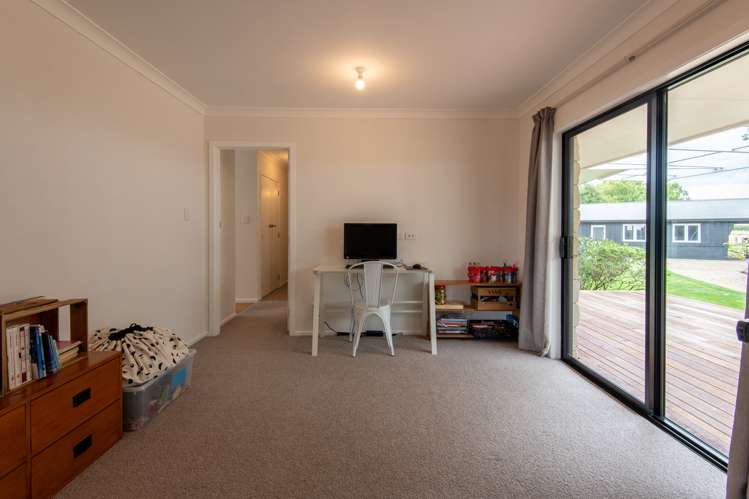 186 Holland Road Puketaha_8