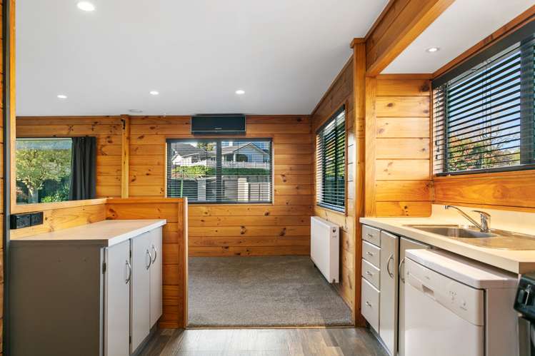 1 Boundary Road Waipahihi_5