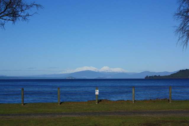 4/54 Lake Terrace Taupo_1