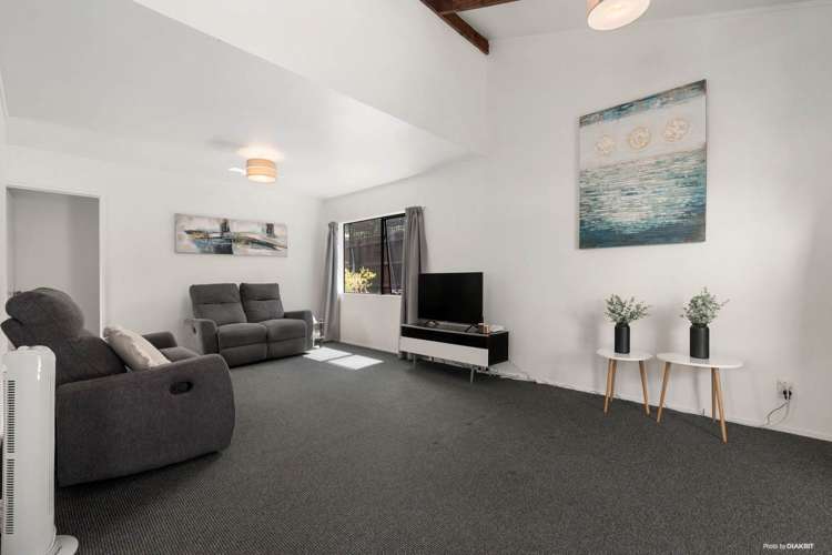 1 Greenvalley Rise Glenfield_2