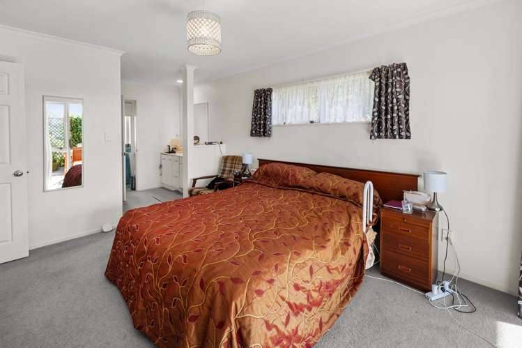 1 Cobbe Place Pomare_13